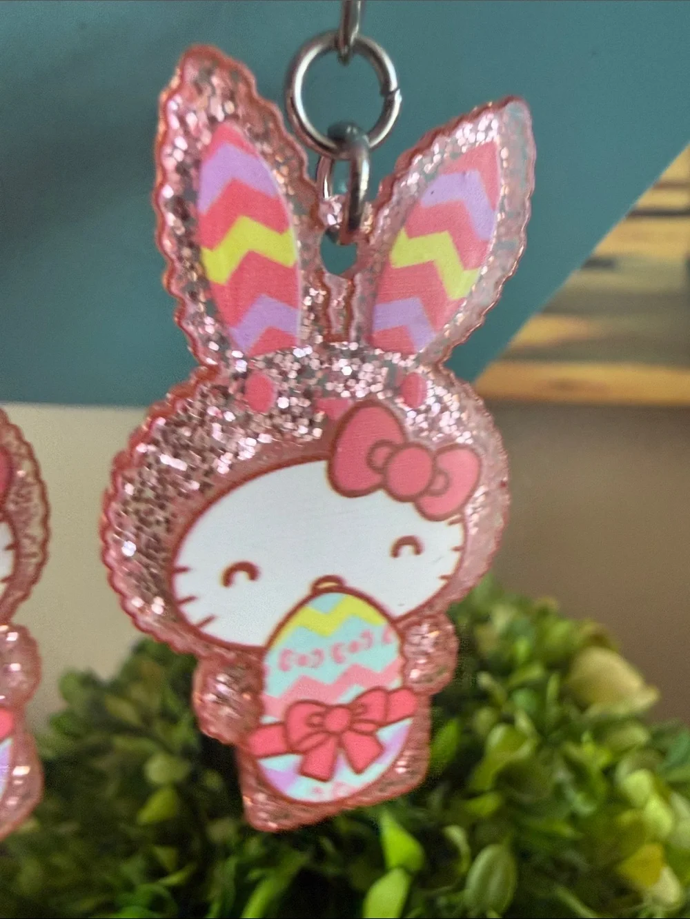HELLO KITTY AND FRIENDS 🐰 CUTE GLITTERY EASTER BUNNY🐰 DANGLE EARRINGS 🌟NWT🌟